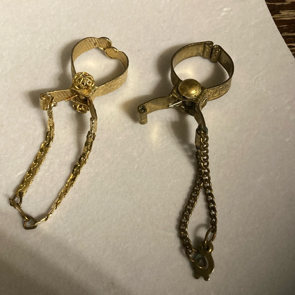 Vintage 50s 60s scarf / glove clips . Old tarnish condition. Collectible